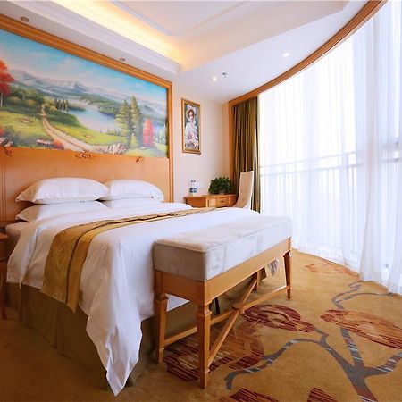 Vienna International Hotel Yantai Changjiang Road Xingyi Square Branch Exteriör bild
