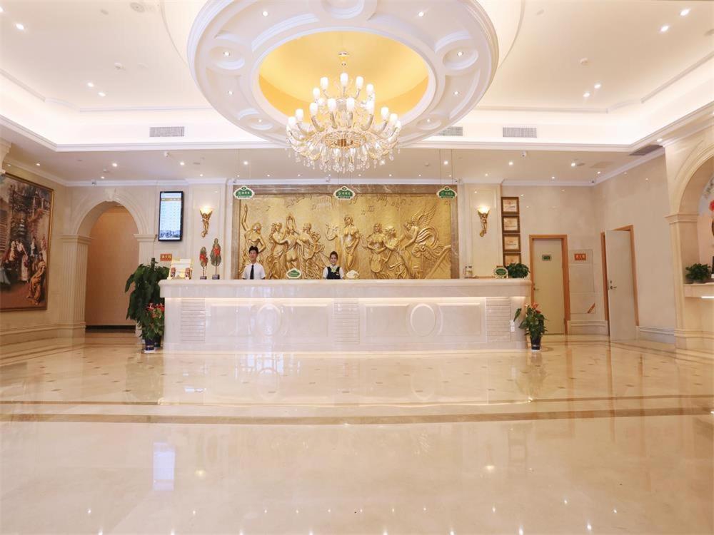 Vienna International Hotel Yantai Changjiang Road Xingyi Square Branch Exteriör bild