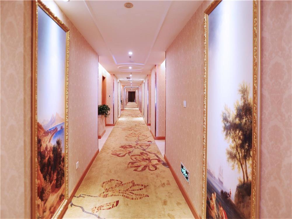 Vienna International Hotel Yantai Changjiang Road Xingyi Square Branch Exteriör bild
