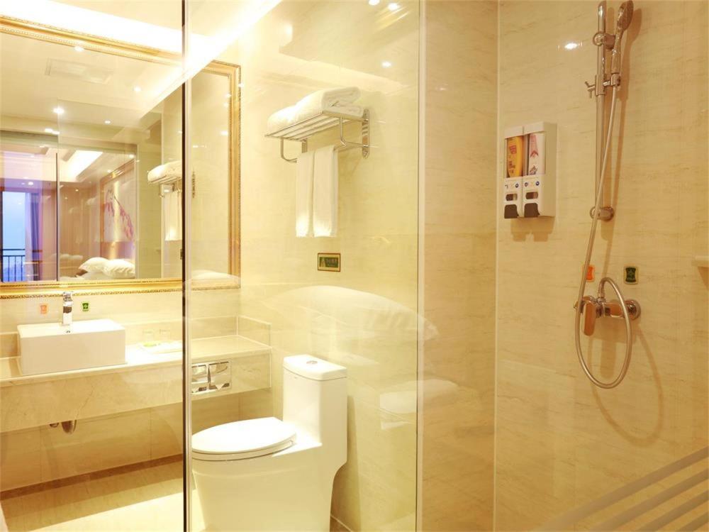 Vienna International Hotel Yantai Changjiang Road Xingyi Square Branch Exteriör bild