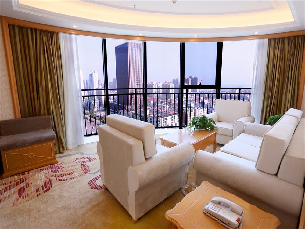 Vienna International Hotel Yantai Changjiang Road Xingyi Square Branch Exteriör bild